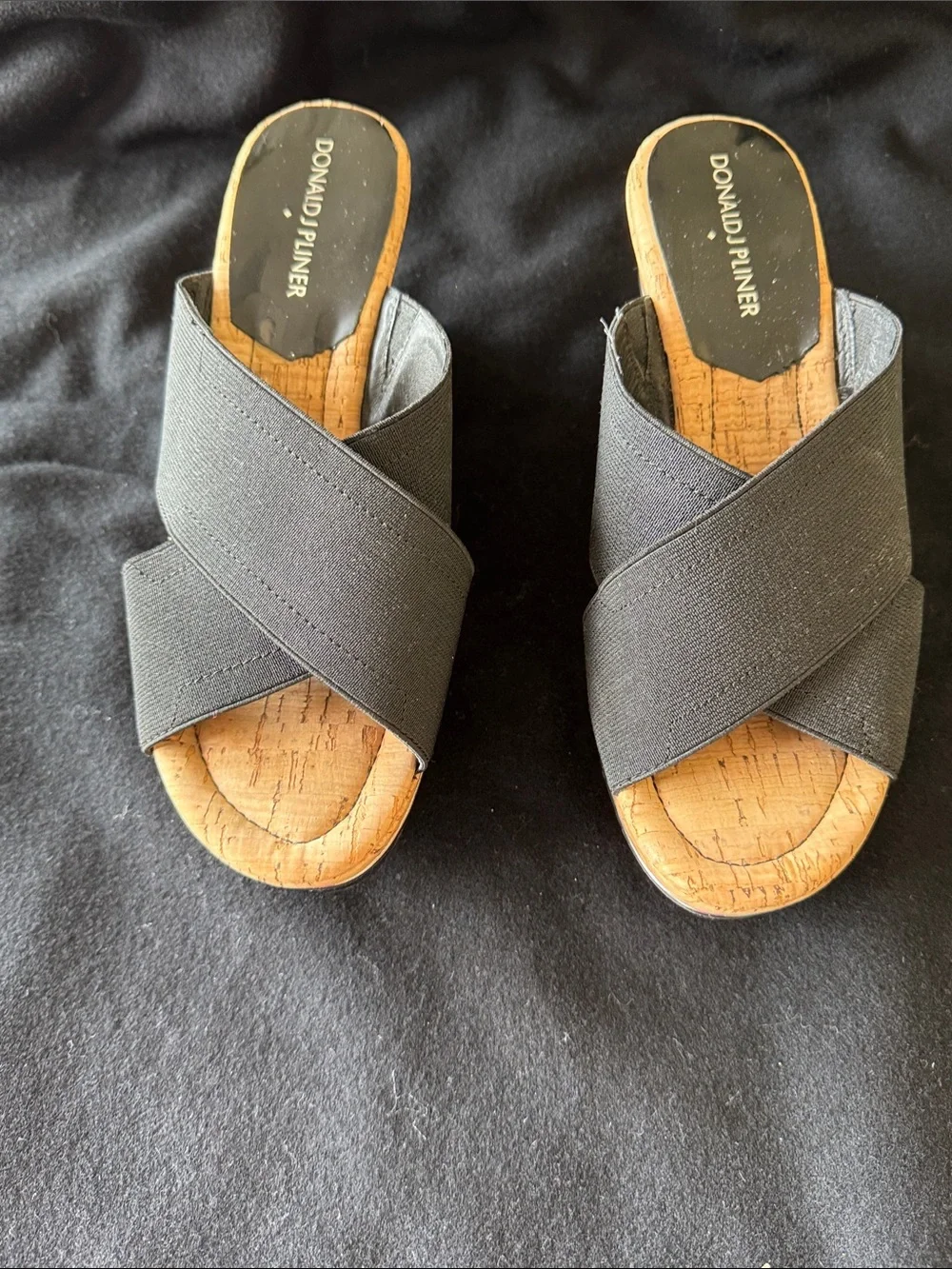 Donald J. Pliner elegant wedge